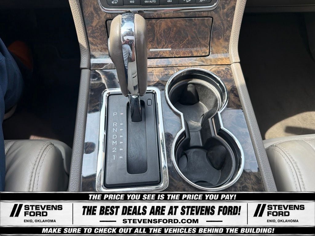 2015 Lincoln Navigator L Base