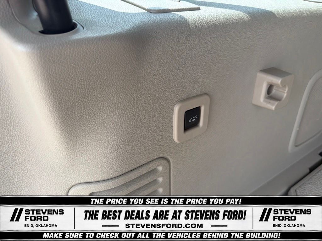 2015 Lincoln Navigator L Base