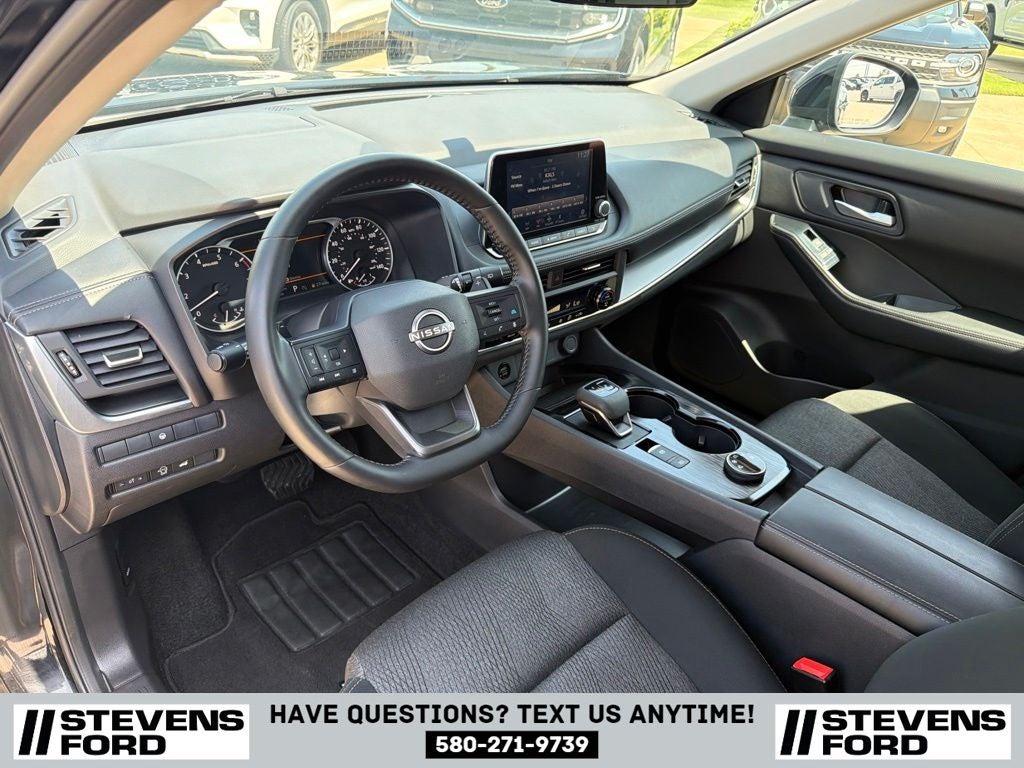 2025 Nissan Rogue SV