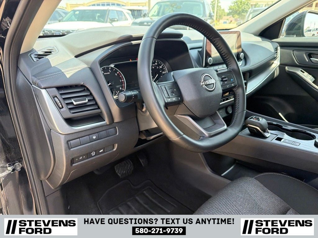 2025 Nissan Rogue SV