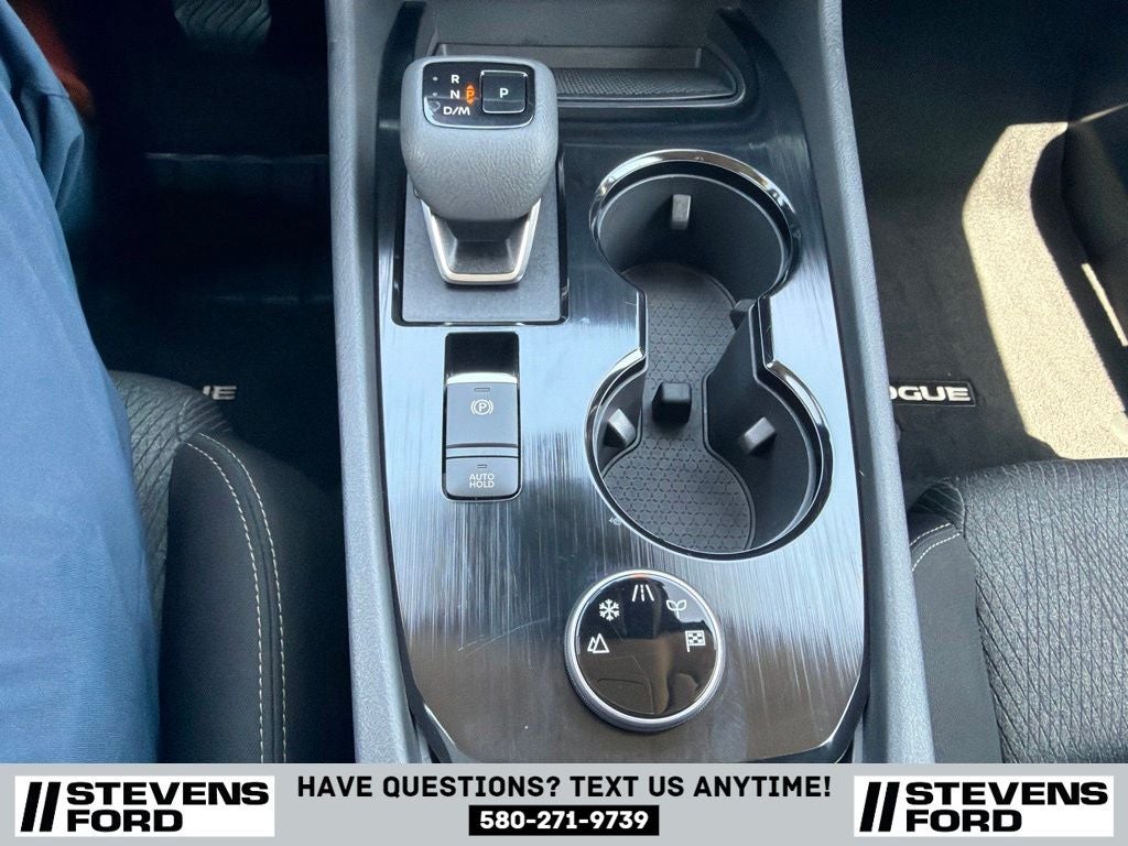 2025 Nissan Rogue SV