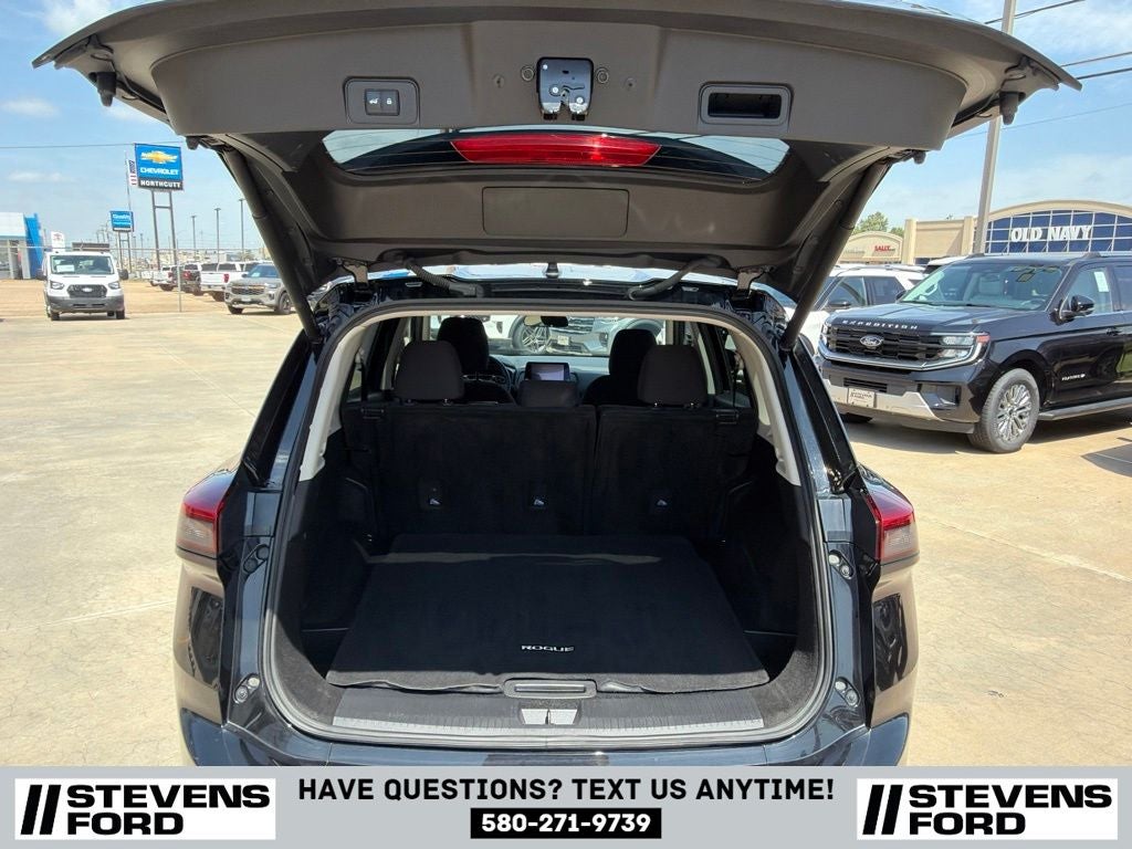 2025 Nissan Rogue SV