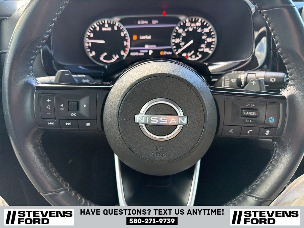 2022 Nissan Pathfinder SV