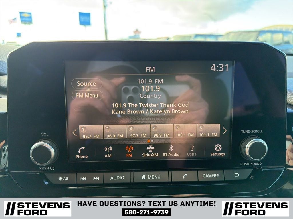 2022 Nissan Pathfinder SV