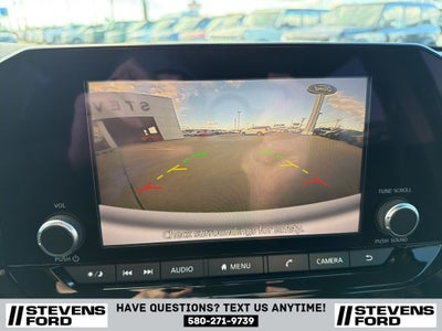 2022 Nissan Pathfinder SV