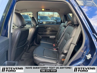 2022 Nissan Pathfinder SV