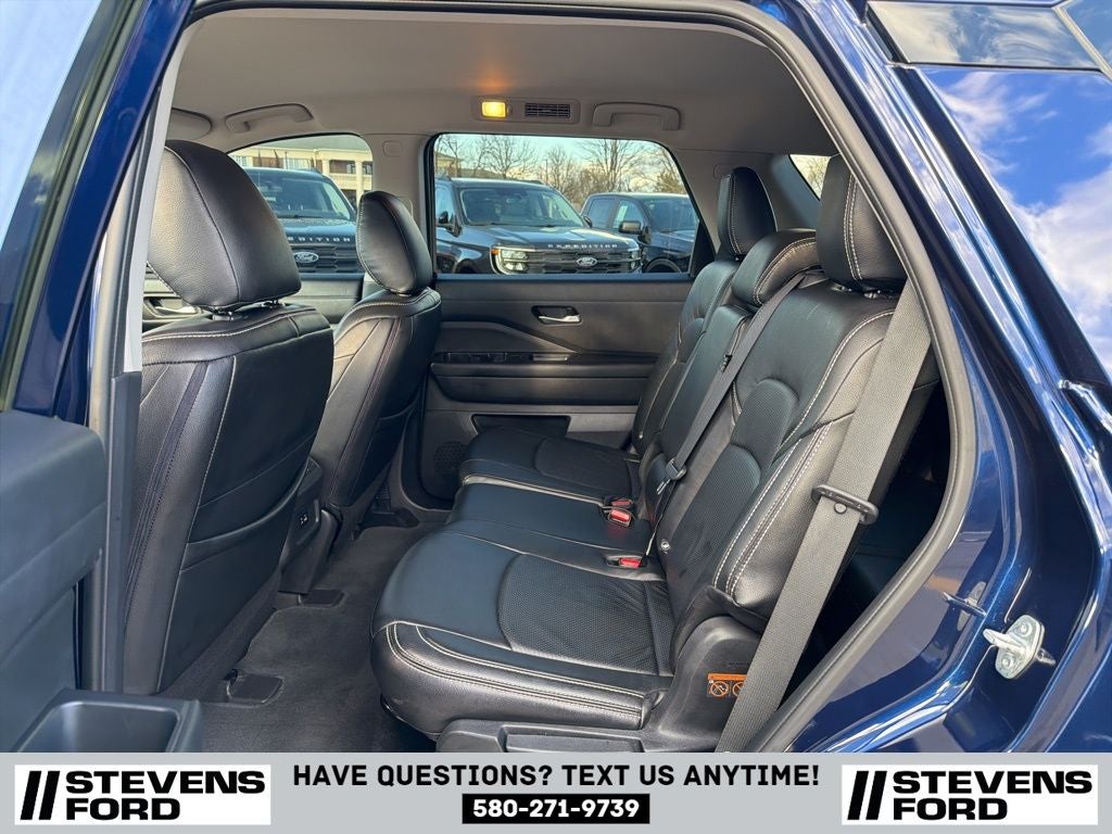 2022 Nissan Pathfinder SV