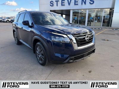 2022 Nissan Pathfinder SV