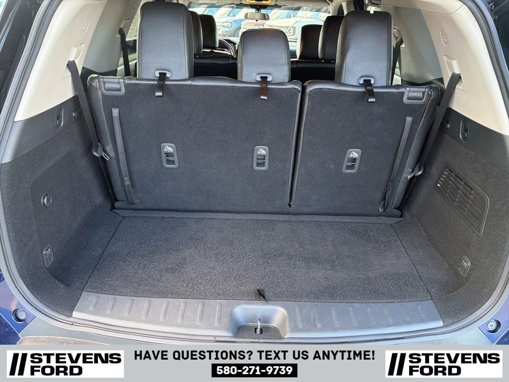 2022 Nissan Pathfinder SV