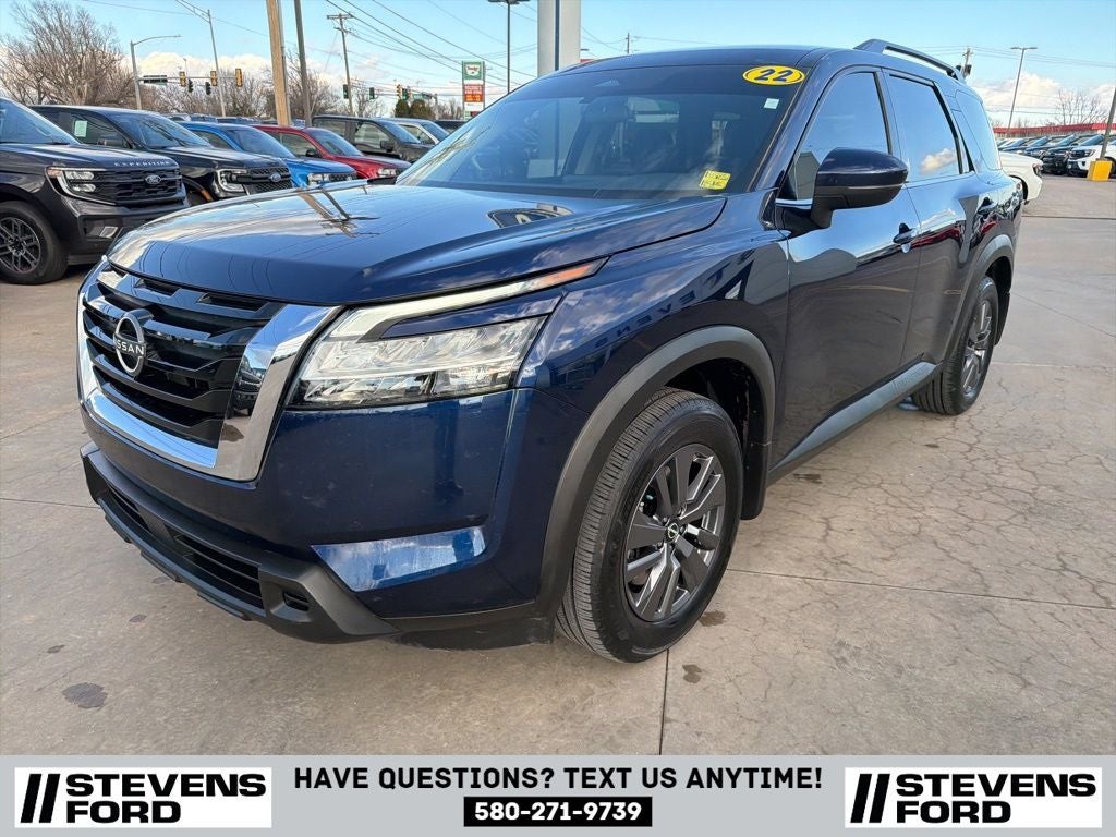 2022 Nissan Pathfinder SV