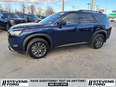 2022 Nissan Pathfinder SV