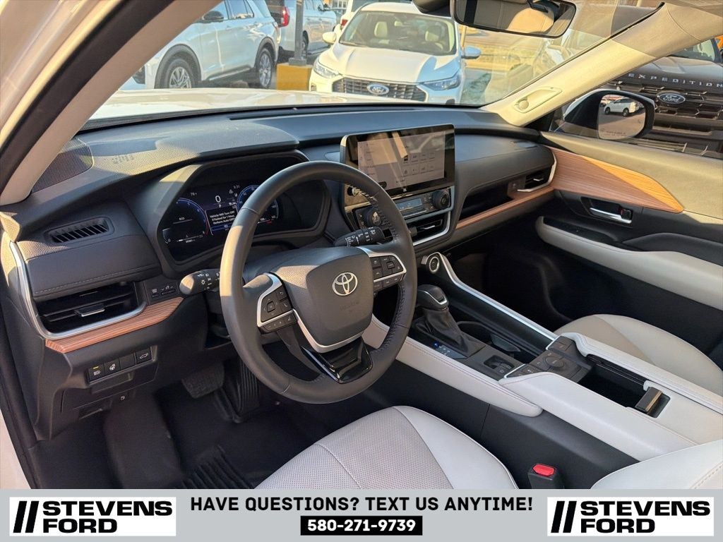 2024 Toyota Grand Highlander Base