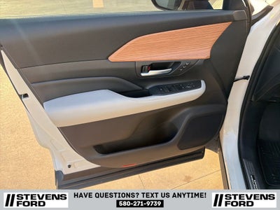 2024 Toyota Grand Highlander Base