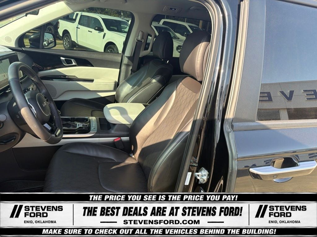 2024 Kia Carnival EX